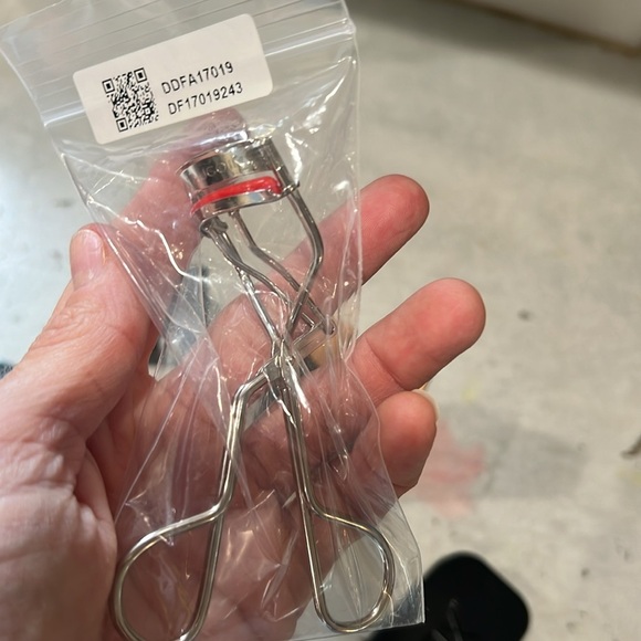 Makeup and Skincare Set with Kevyn Aucoin Eyelash Curler. All new in box! - Picture 9 of 12